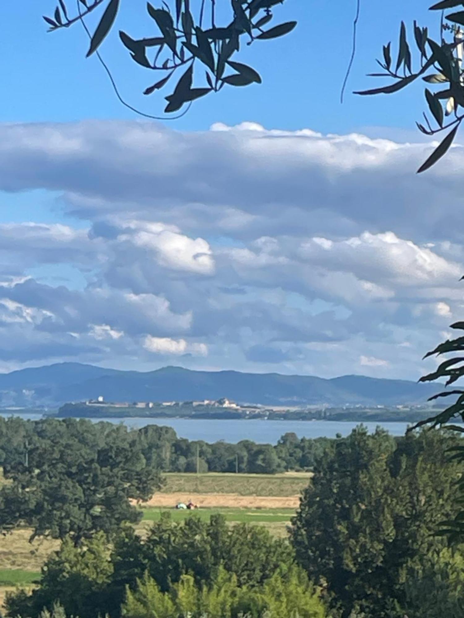 Private Stone Cottage With Starlink & Lake View Tuoro sul Trasimeno Ngoại thất bức ảnh