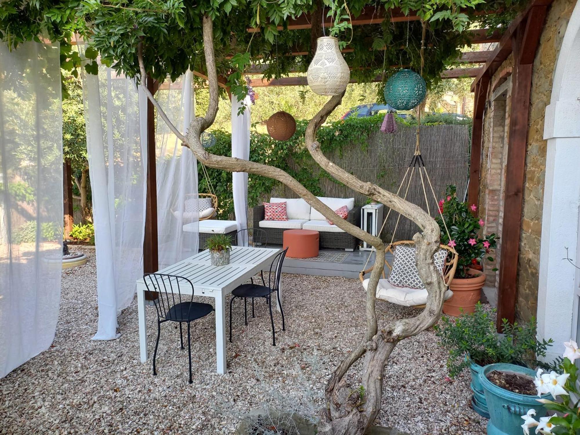 Private Stone Cottage With Starlink & Lake View Tuoro sul Trasimeno Ngoại thất bức ảnh