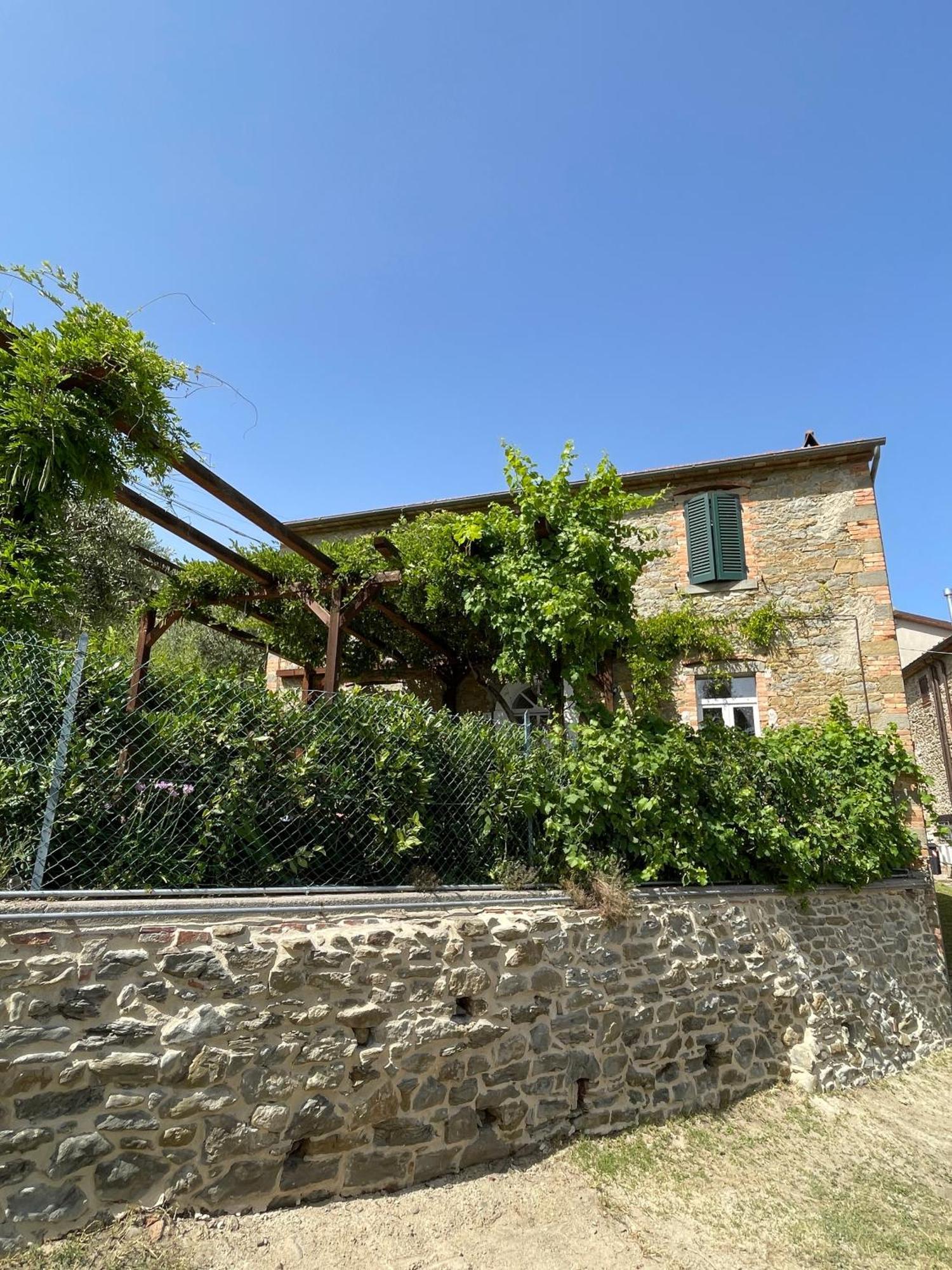Private Stone Cottage With Starlink & Lake View Tuoro sul Trasimeno Ngoại thất bức ảnh