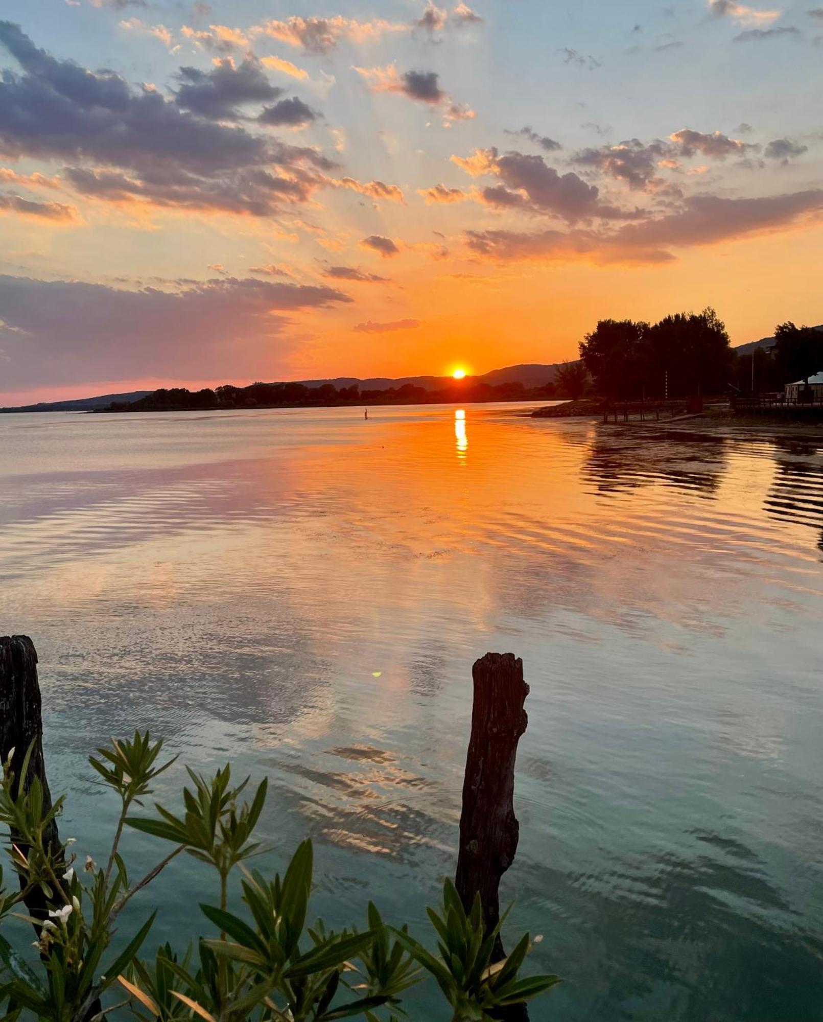 Private Stone Cottage With Starlink & Lake View Tuoro sul Trasimeno Ngoại thất bức ảnh
