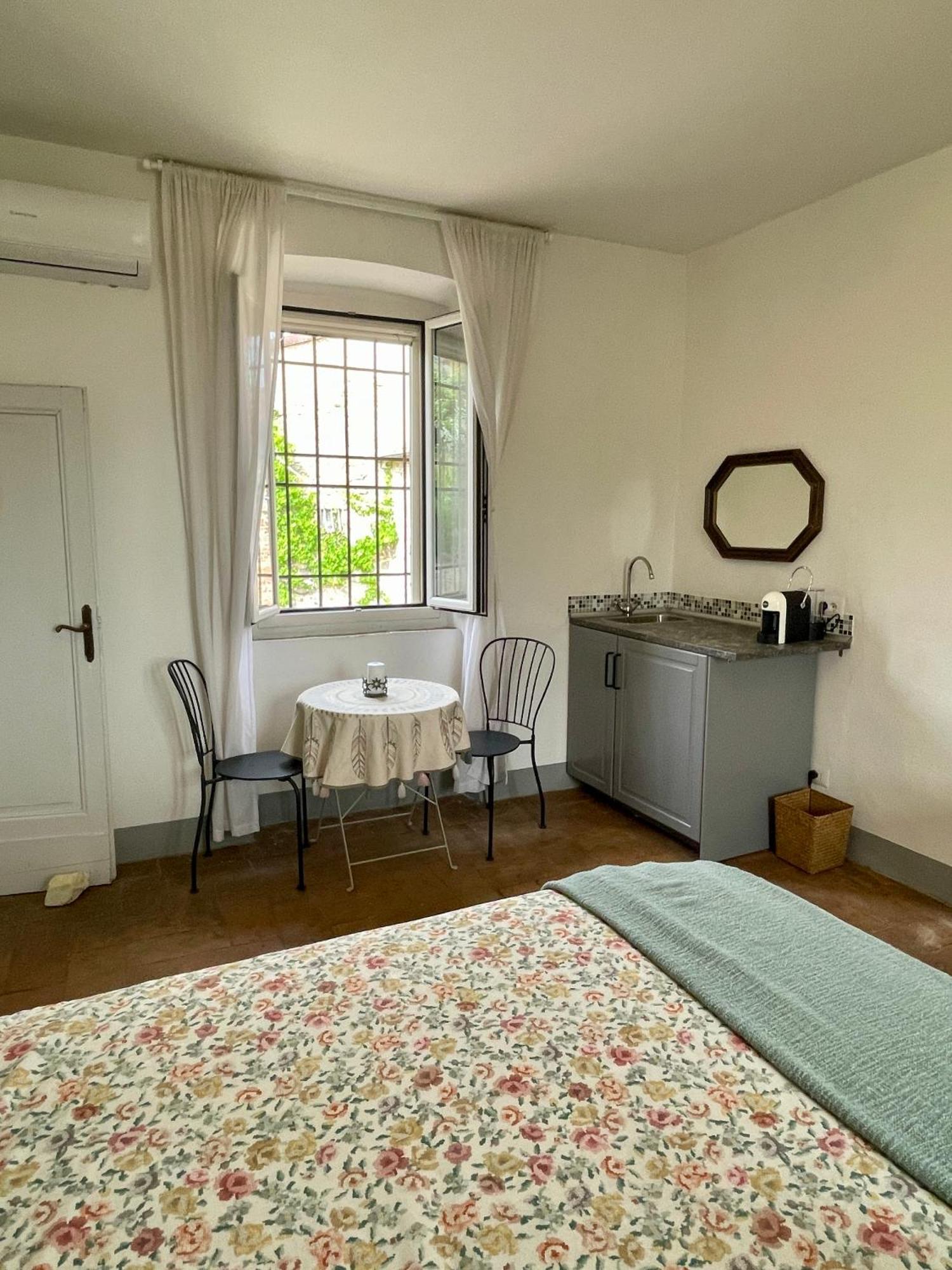 Private Stone Cottage With Starlink & Lake View Tuoro sul Trasimeno Ngoại thất bức ảnh